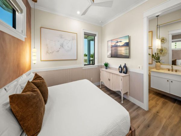 World Class Luxury Walk to Siesta Key Village Vacation Home NEW ARRIVAL!